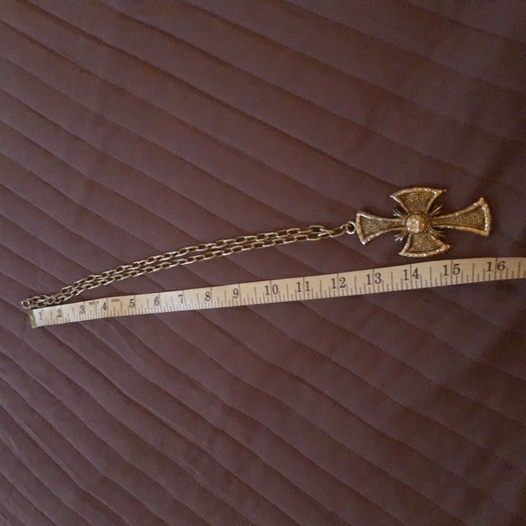 Cross necklace - Picture 3 of 4